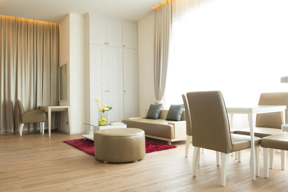 The Beverly Hills Hotel Nakhonratchasima Dış mekan fotoğraf