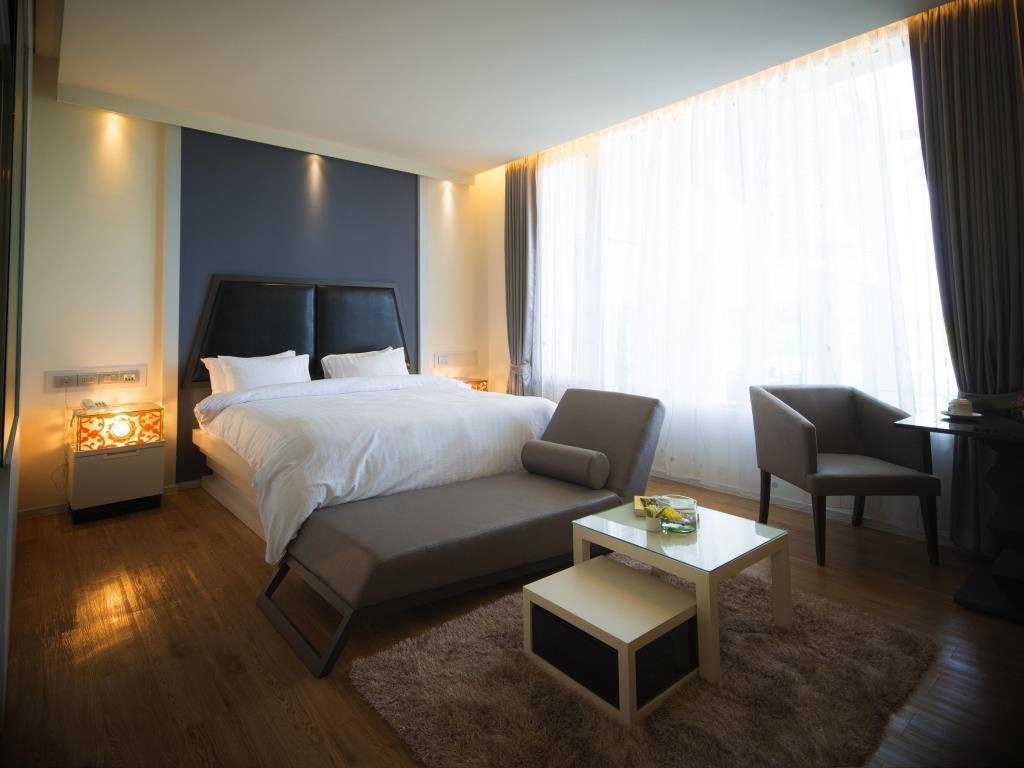 The Beverly Hills Hotel Nakhonratchasima Dış mekan fotoğraf