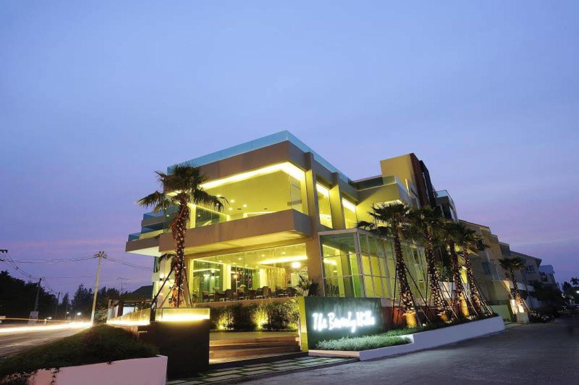 The Beverly Hills Hotel Nakhonratchasima Dış mekan fotoğraf