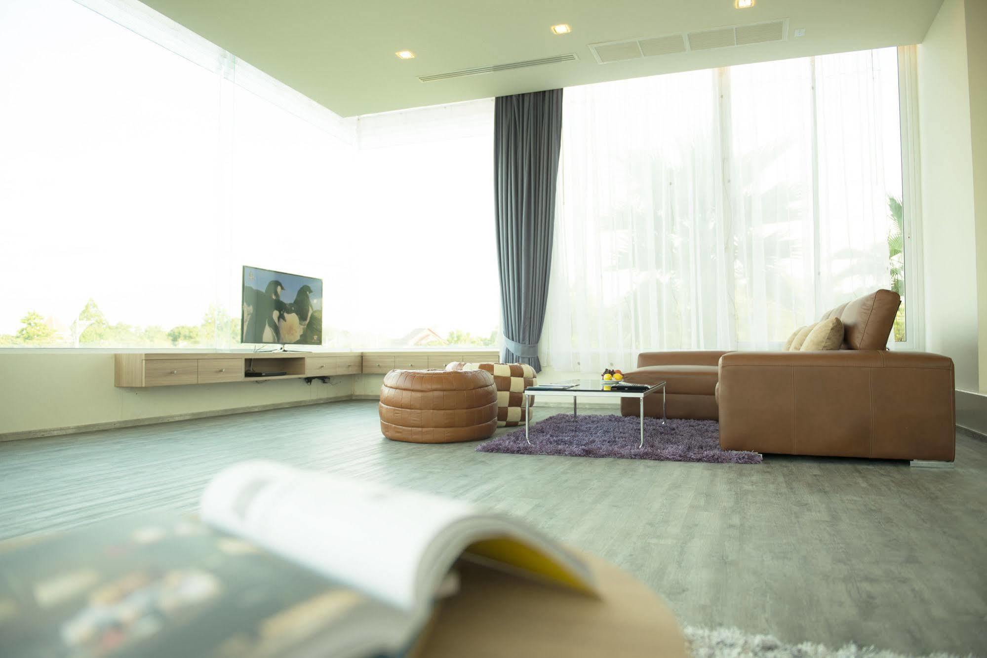 The Beverly Hills Hotel Nakhonratchasima Dış mekan fotoğraf