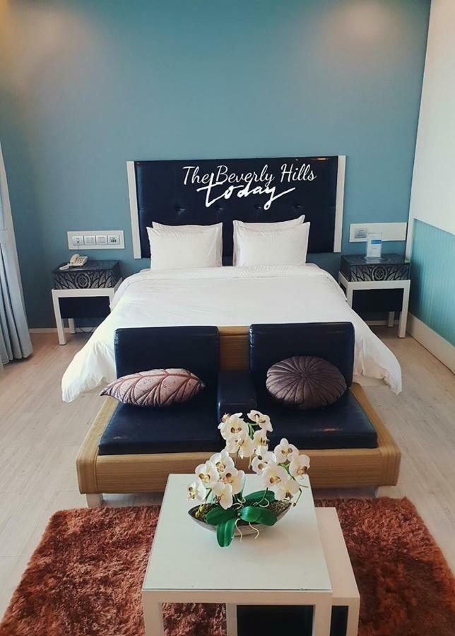 The Beverly Hills Hotel Nakhonratchasima Dış mekan fotoğraf